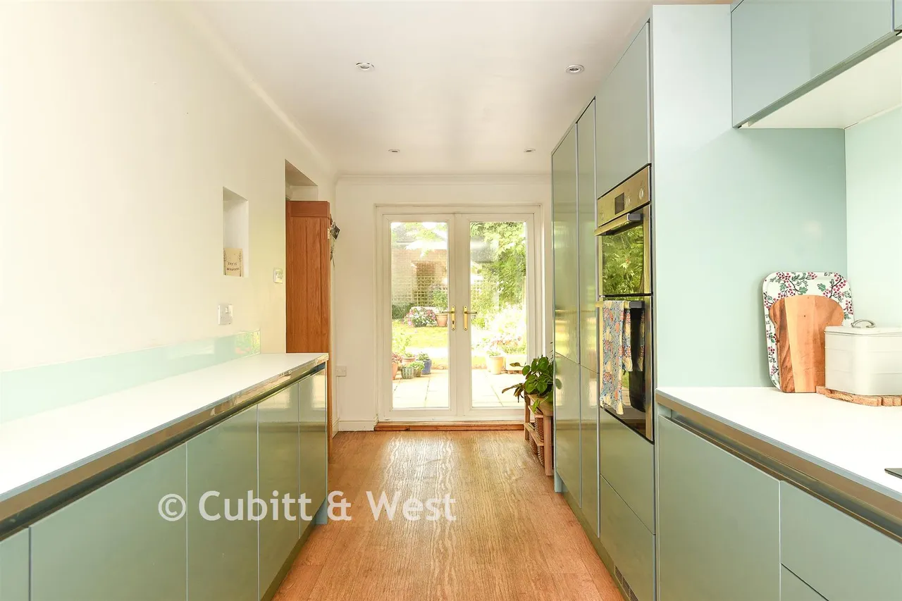 London Road, Pulborough, RH20, photo 4