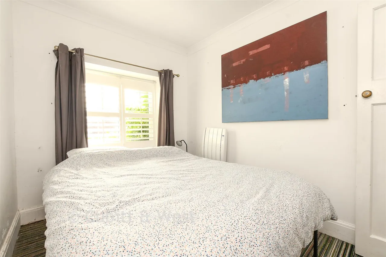 London Road, Pulborough, RH20, photo 13