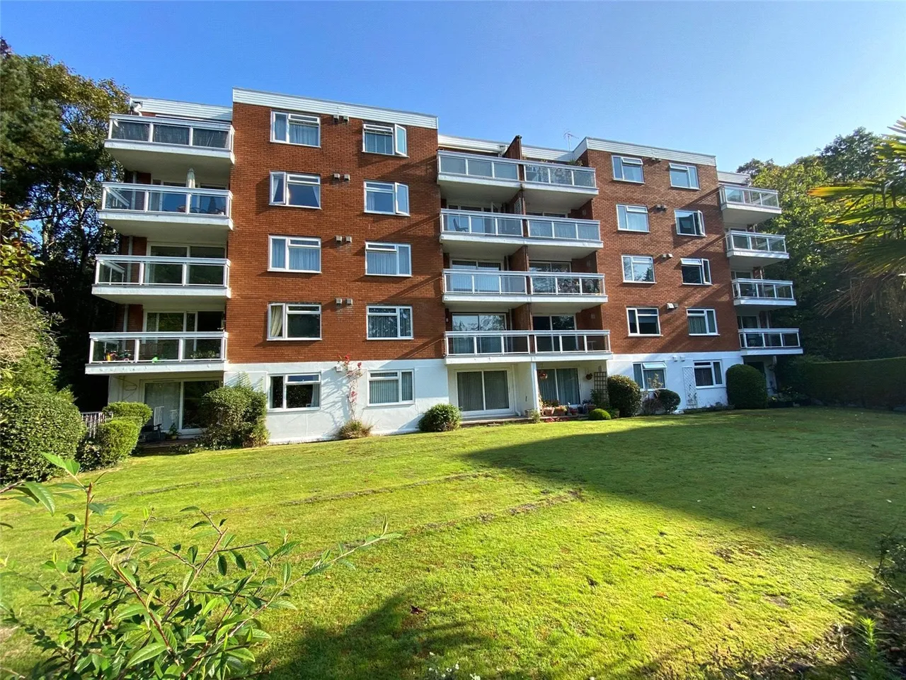 1 bed flat to rent, Branksome Wood Road, Bournemouth, BH4
