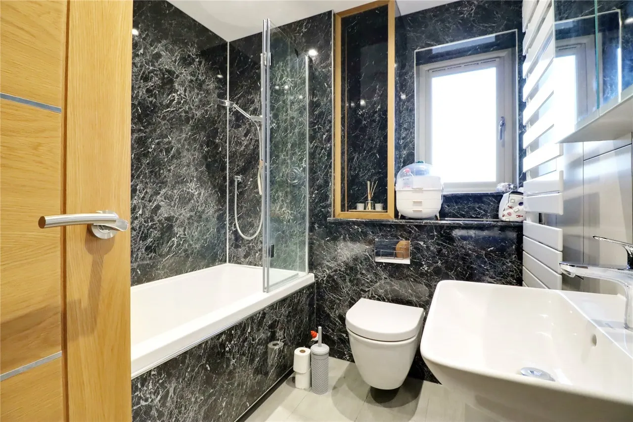 Glen Vine The Briars, Broughton, DN20, photo 19