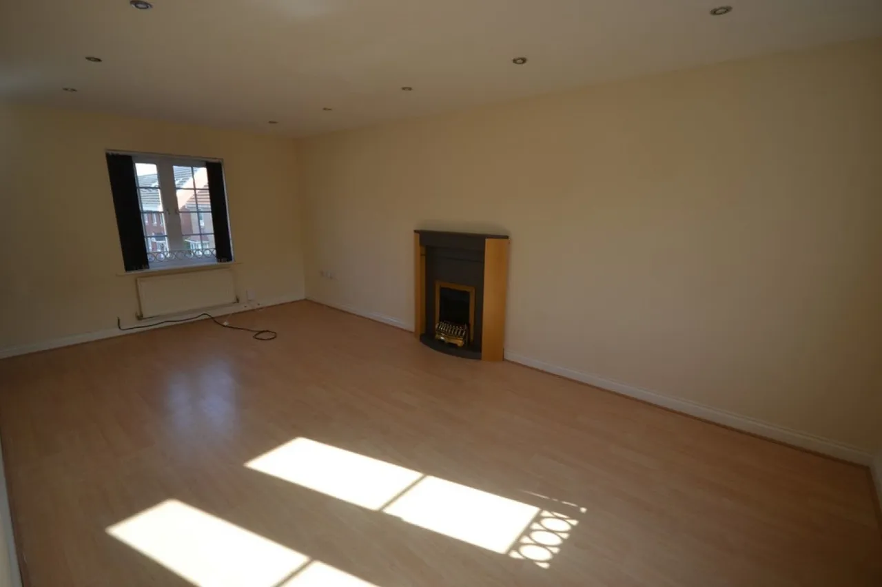 Brompton Road, Hamilton, Leicester, photo 8