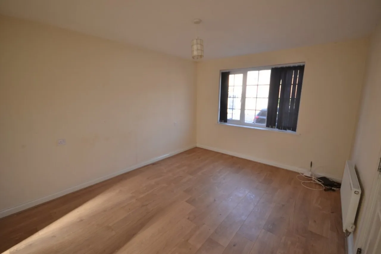 Brompton Road, Hamilton, Leicester, photo 2