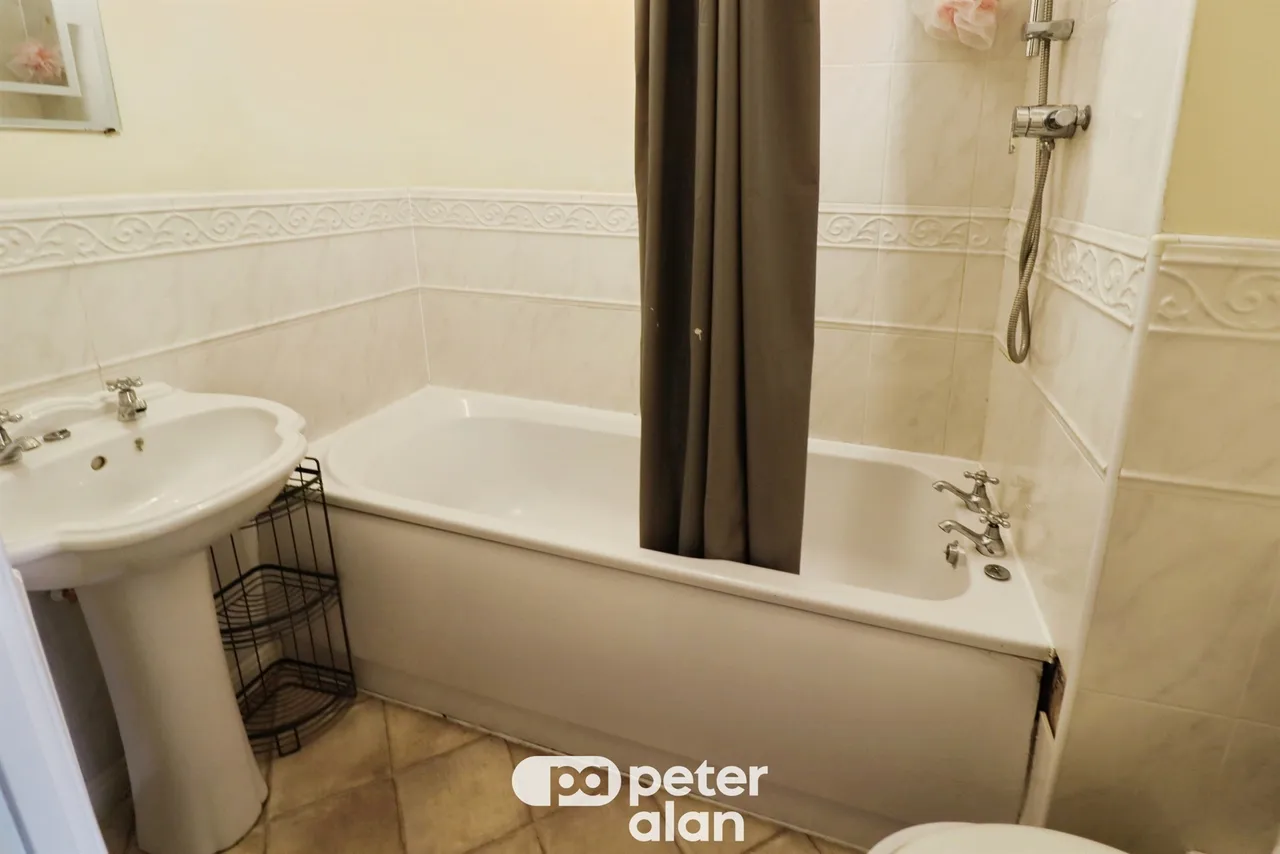 Doe Close, Cardiff, CF23, photo 14