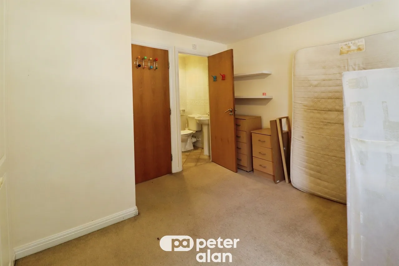 Doe Close, Cardiff, CF23, photo 11
