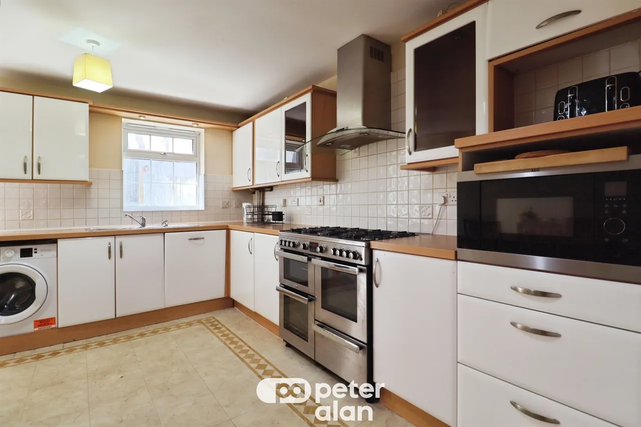 Doe Close, Cardiff, CF23, photo 3