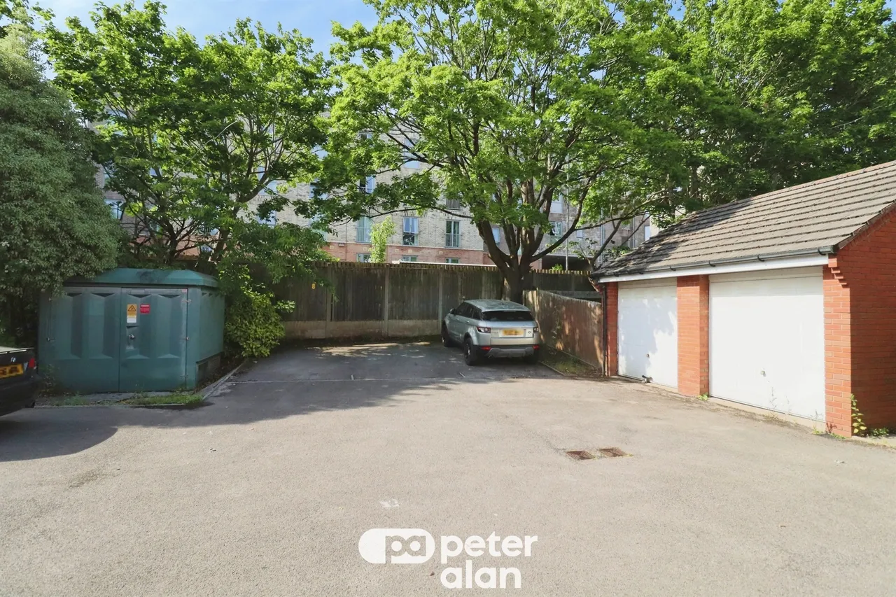 Doe Close, Cardiff, CF23, photo 16