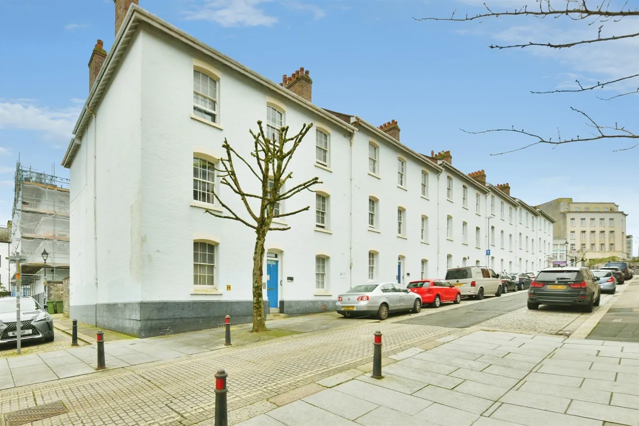 1 bed flat for sale — How Street, Plymouth