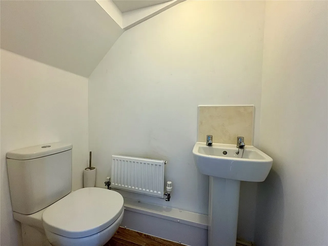 Dan Y Cwarre, Carway, SA17, photo 6