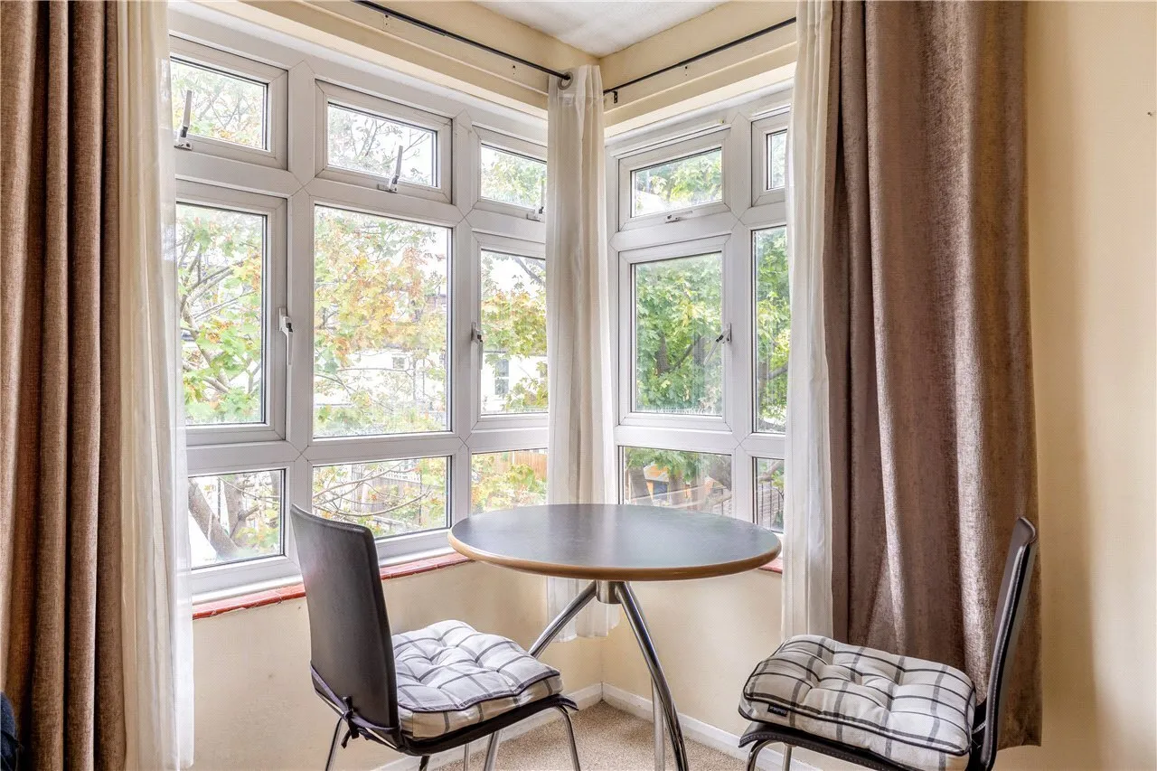 Effra Road, London, SW19, photo 4