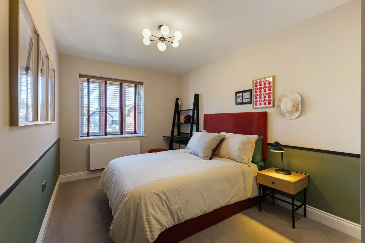 Sumners Fields, Barns Green, RH13, photo 9