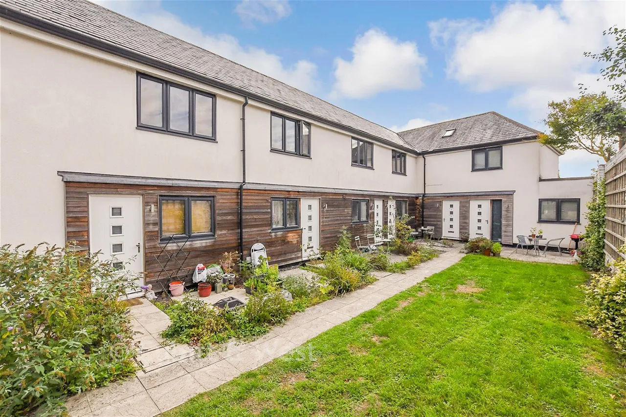 1 bed flat for sale, Woodlands Road, Redhill, RH1