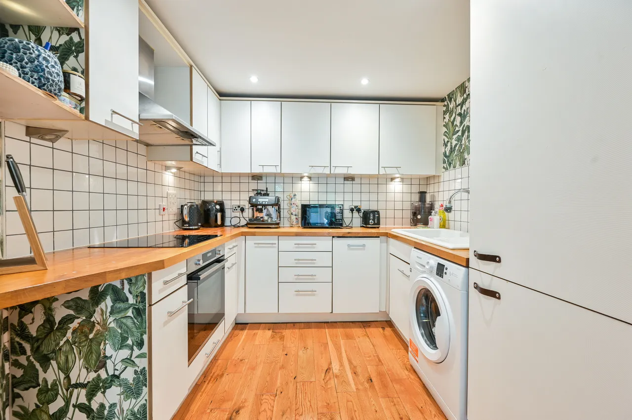 Flat 61, 64 St Georges Way, London, photo 2
