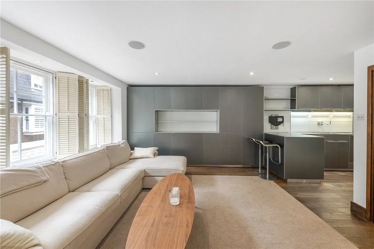 St. Catherines Mews, London, SW3, photo 2