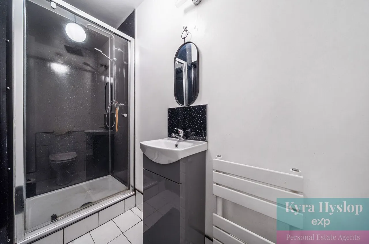 Dotton Close, Exeter, EX1, photo 26