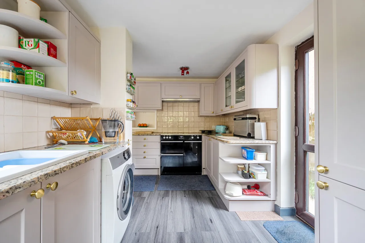 Ailesbury Way, Burbage, SN8, photo 2