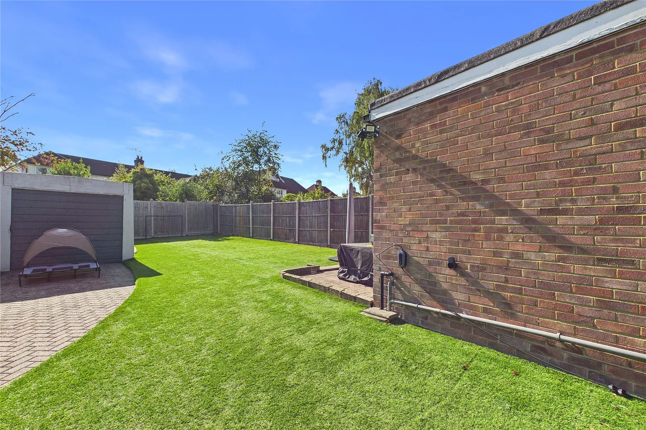The Close, Lightwater, GU18, photo 12