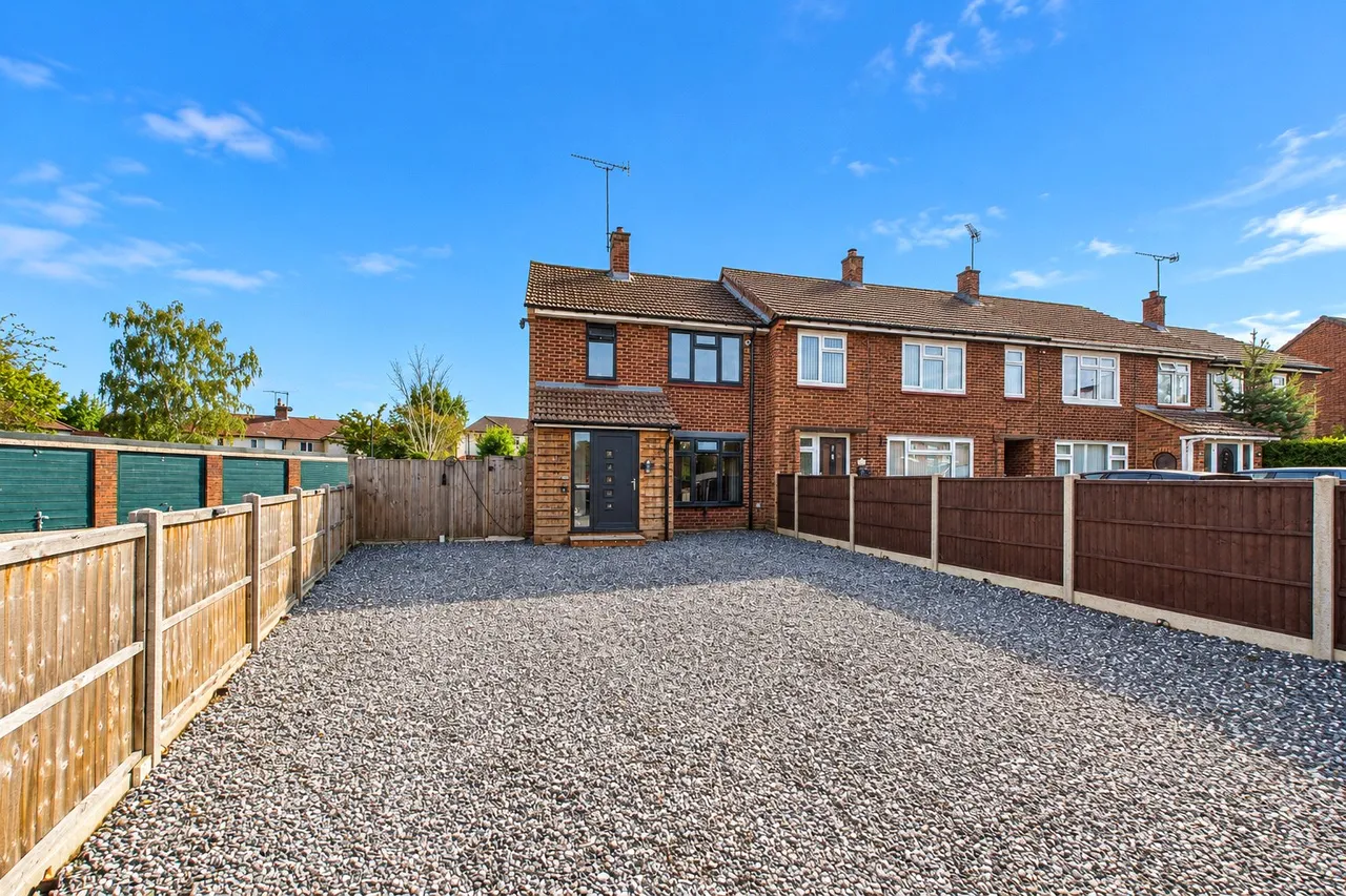 2 bed house for sale, The Close, Lightwater, GU18