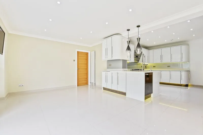Lower Road Bookham, Leatherhead KT23 4AH, photo 6