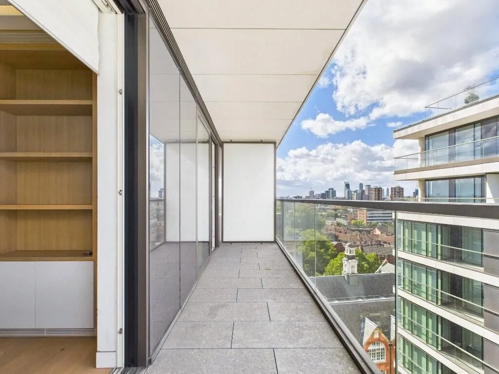Duchess Walk, One Tower Bridge, SE1, photo 13