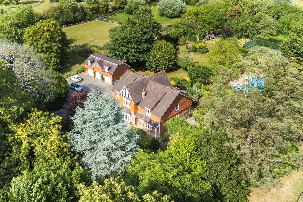 5 bed house for sale — Main Road, TN16