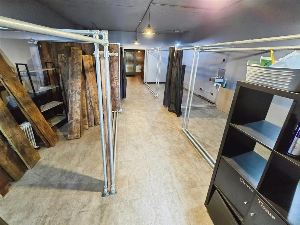 Commercial for Sale in Grangeway, Rushden, NN10, photo 4