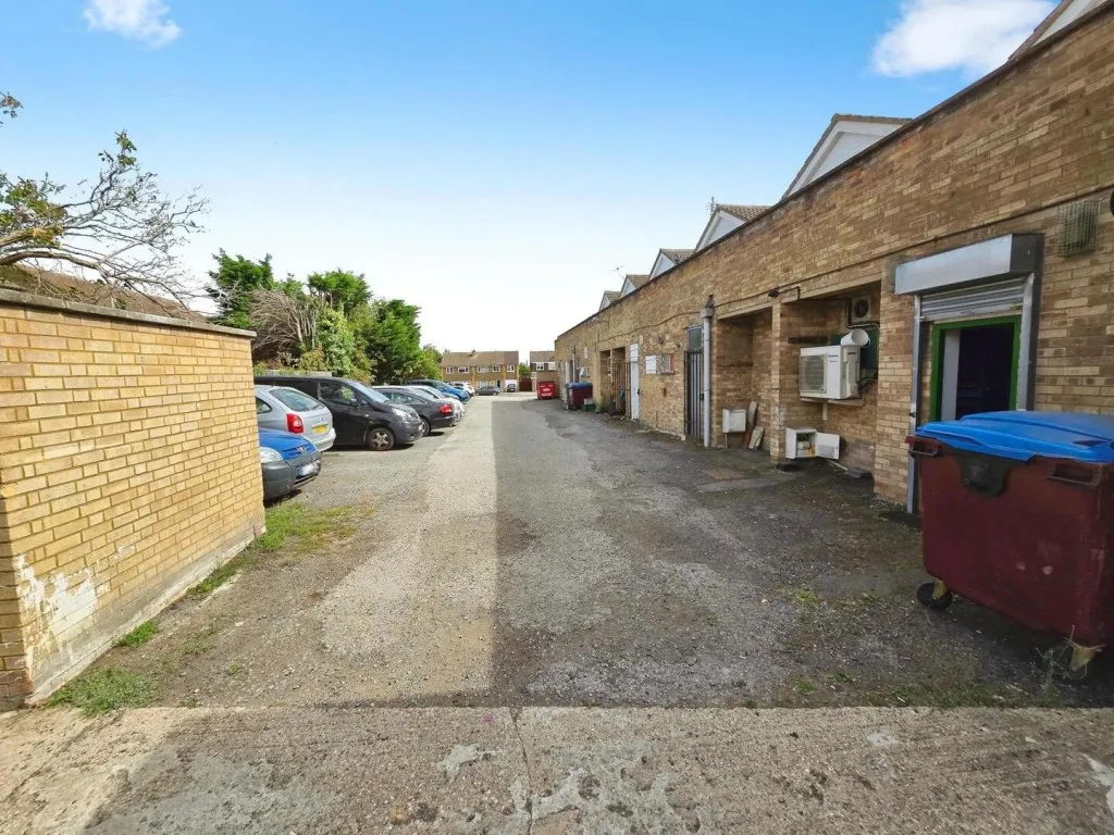 Commercial for Sale in Grangeway, Rushden, NN10, photo 11