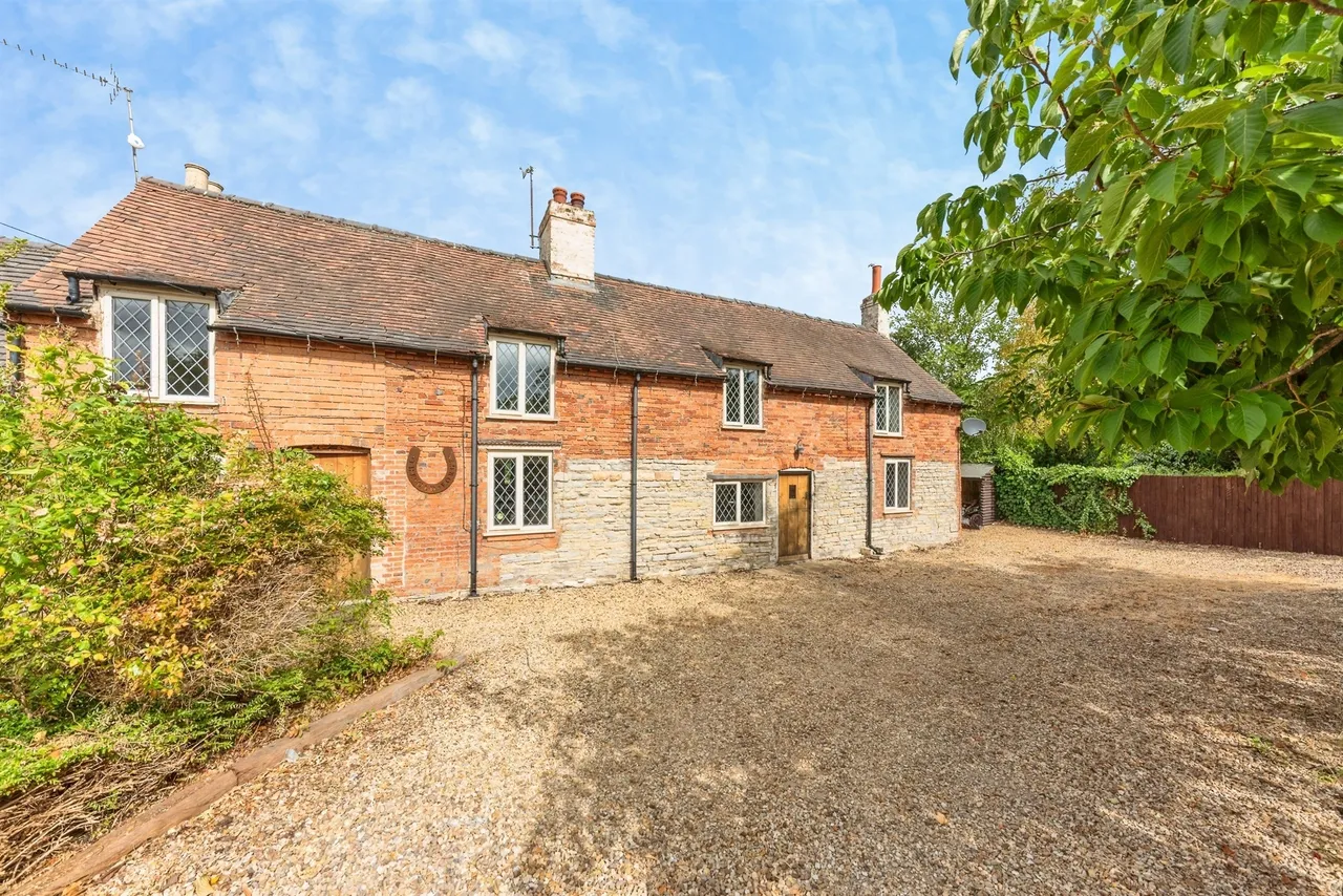 4 bed house for sale — Gainsborough Road, Langford, Newark