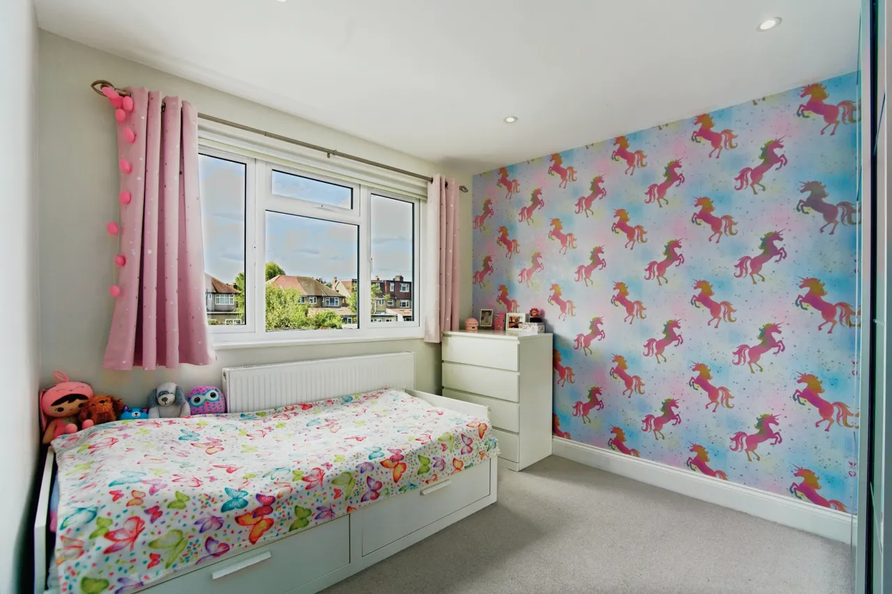 Hillcross Avenue, Morden, SM4, photo 10