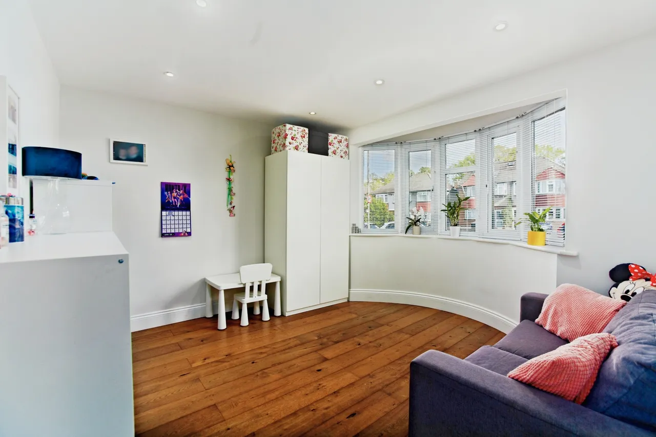 Hillcross Avenue, Morden, SM4, photo 6