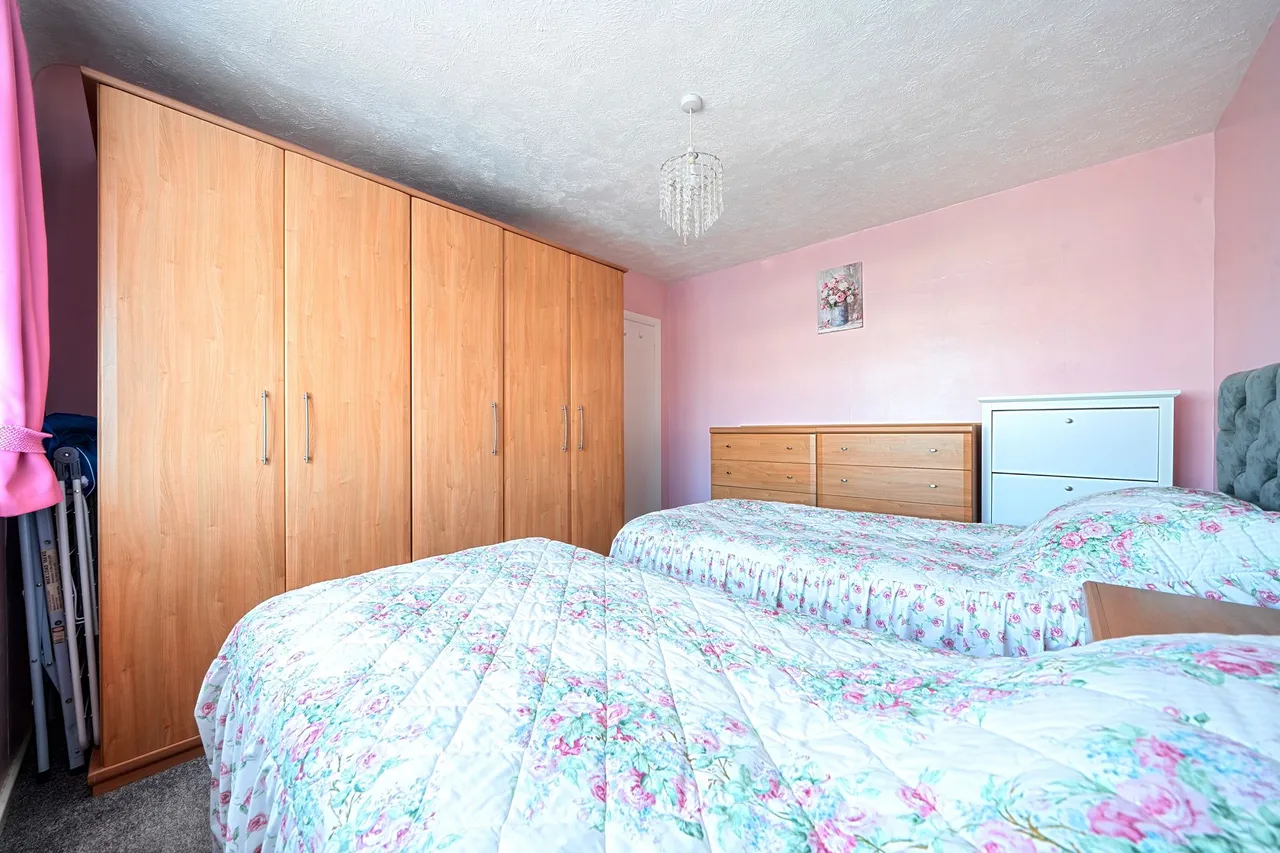 Woodfield Park Road, Emsworth, PO10, photo 11