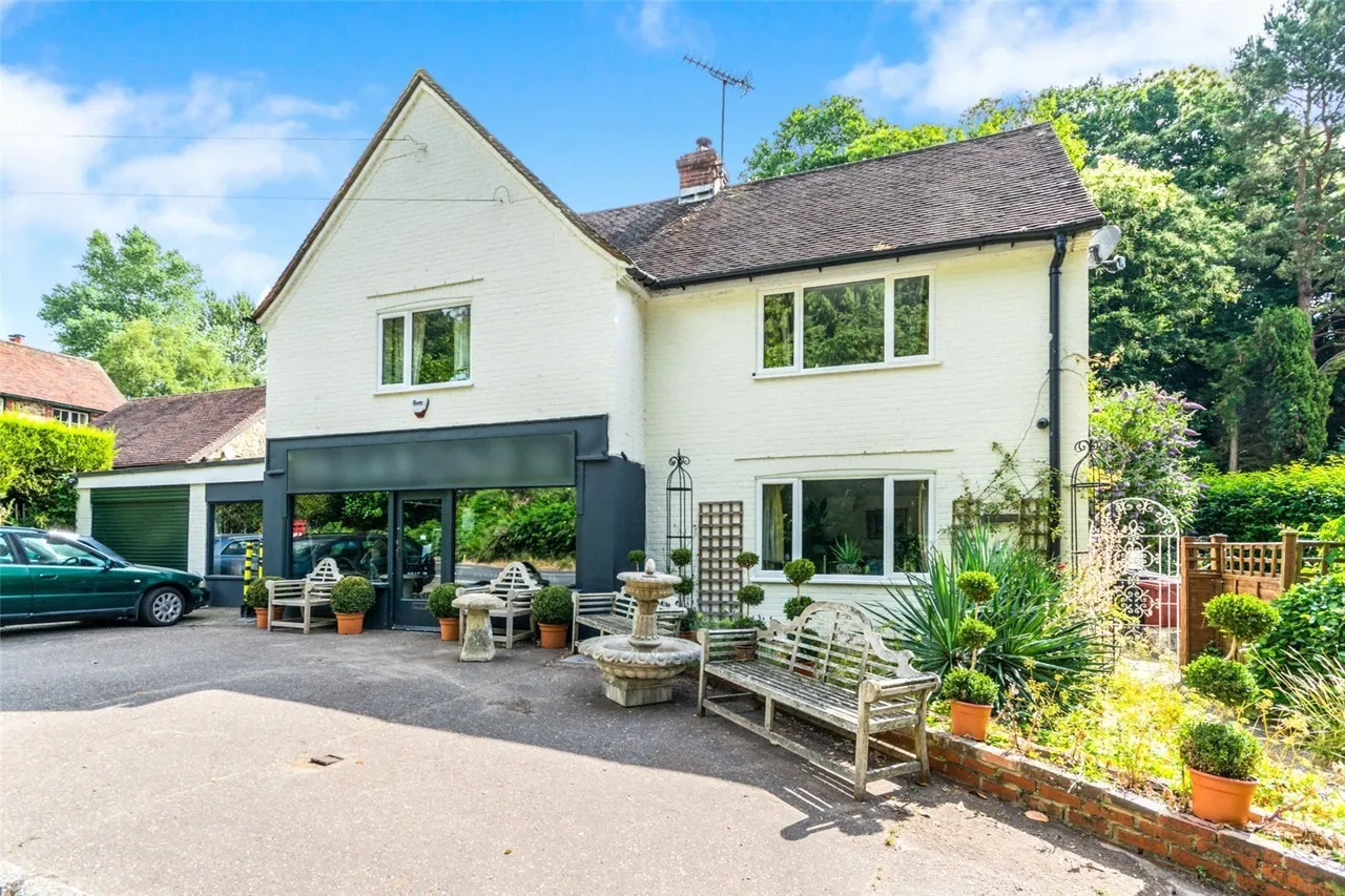 3 bed house for sale, Lower Street, Fittleworth, RH20