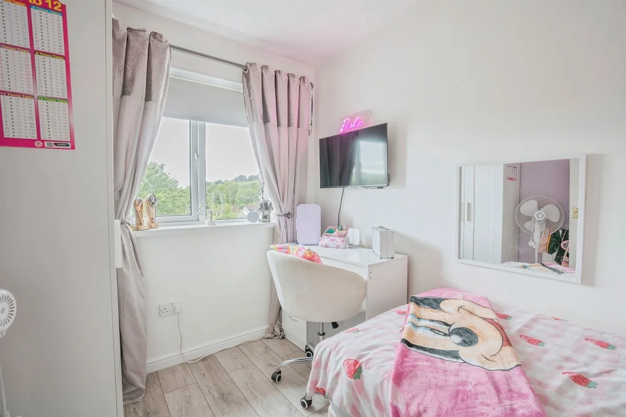 Willow Close, Beddau, CF38, photo 16