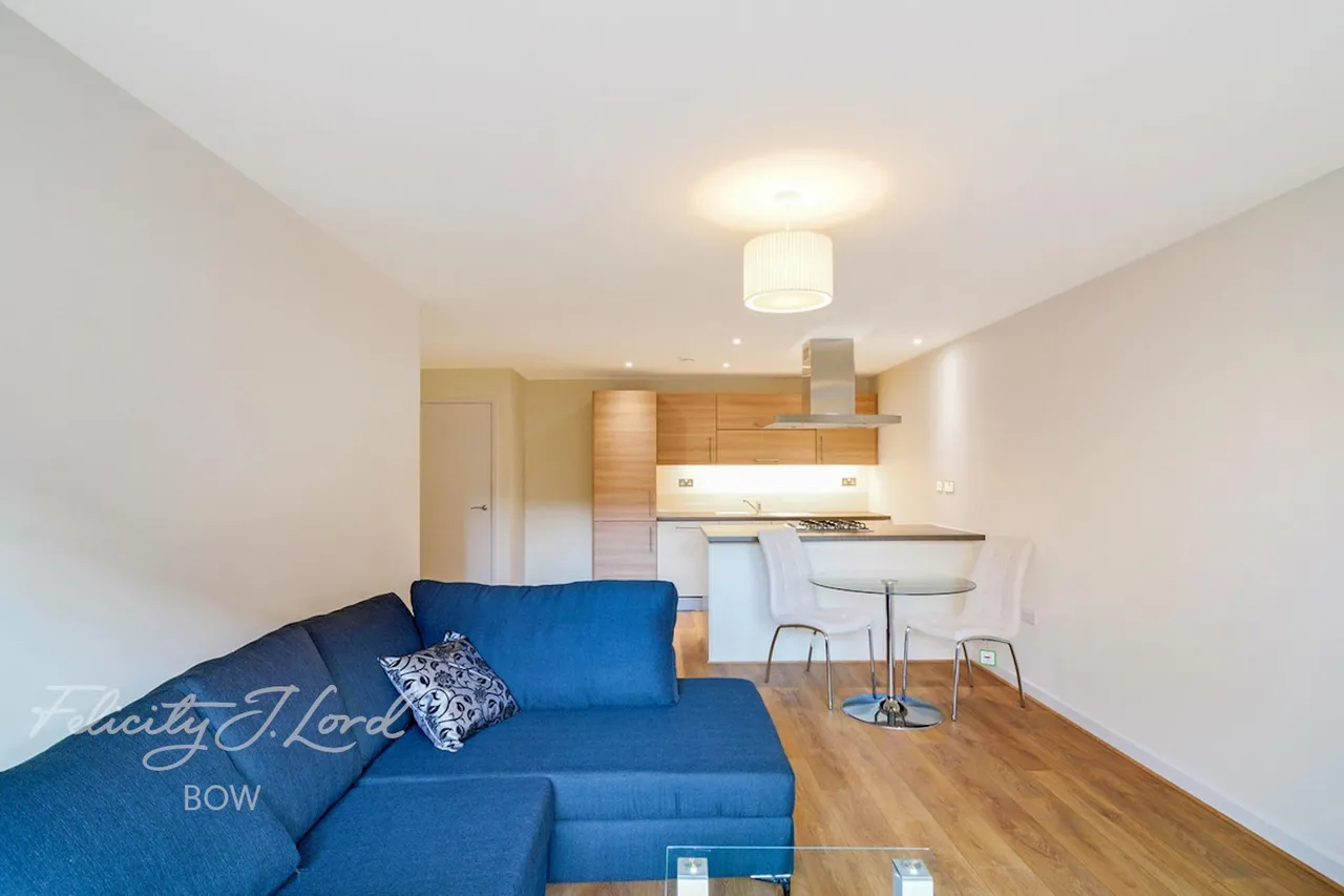 Radcliff Court, Bede Sqaure, E3, photo 2