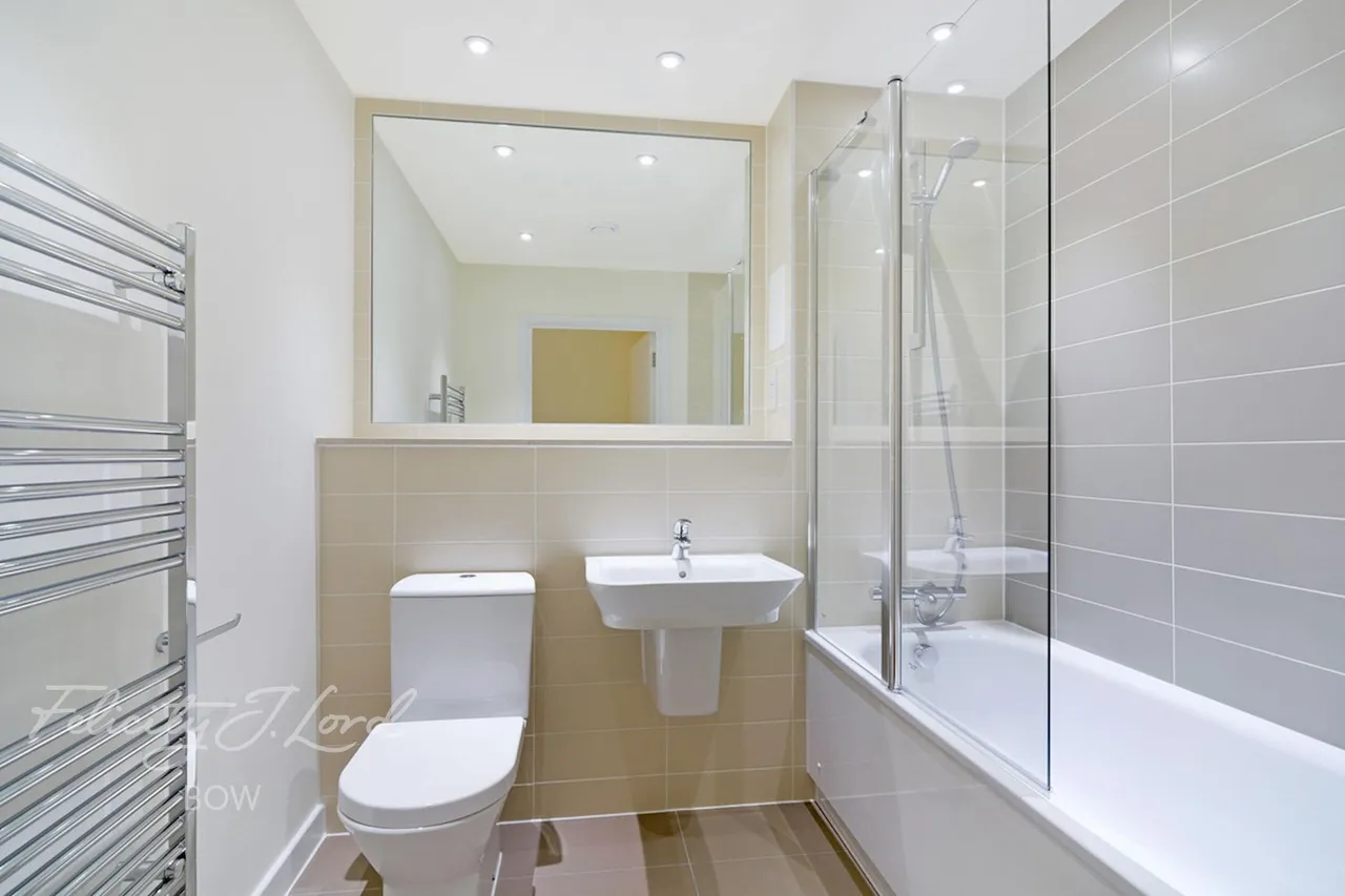 Radcliff Court, Bede Sqaure, E3, photo 4