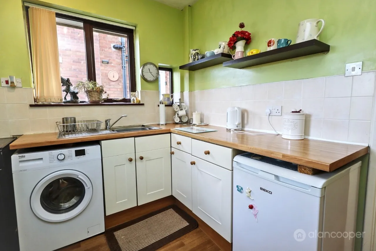 Nuneaton Road, Bulkington, CV12, photo 7