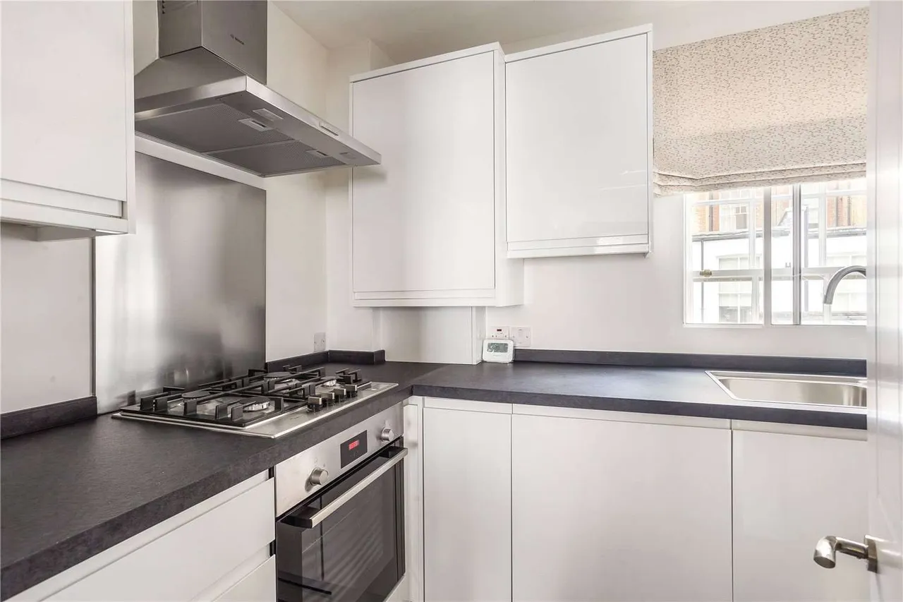 Brompton Place, London, SW3, photo 2