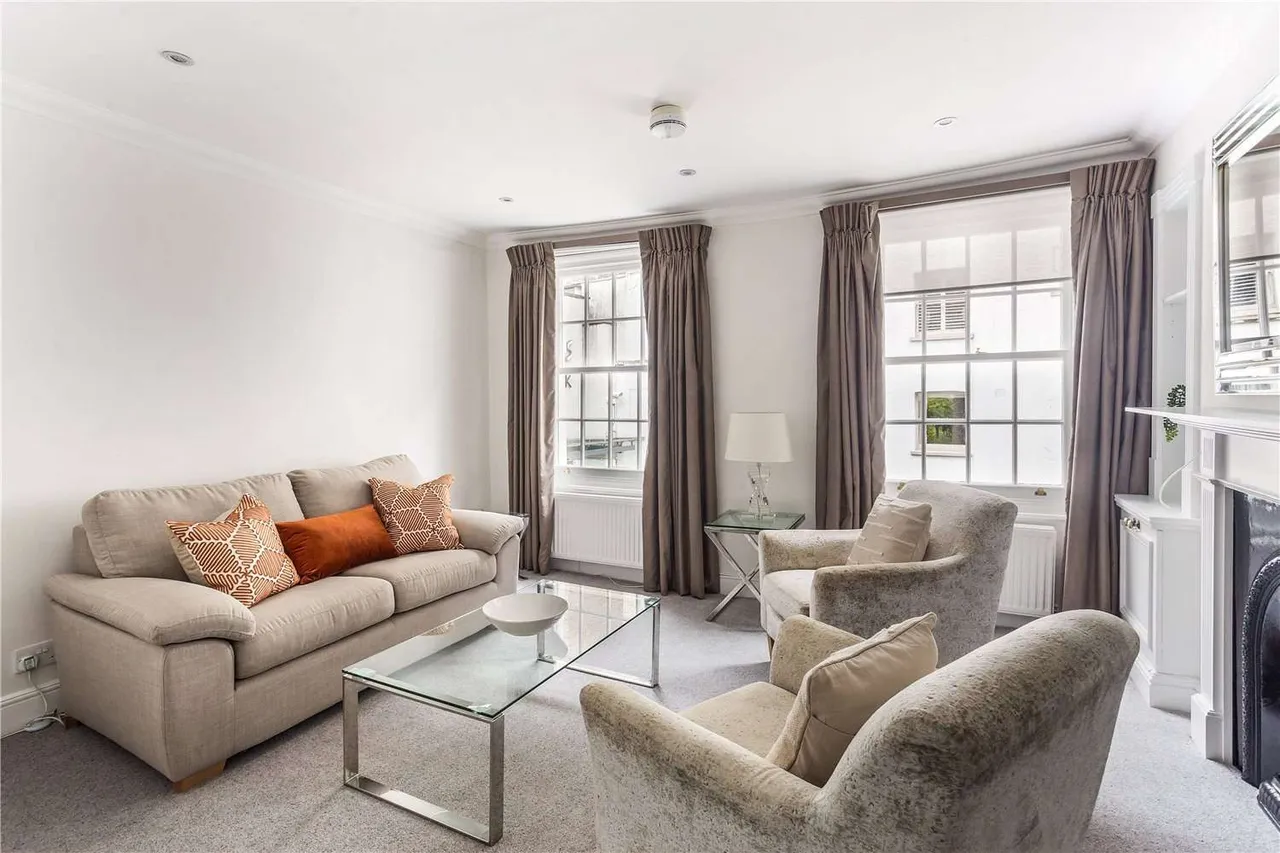 3 bed house to rent, Brompton Place, London, SW3
