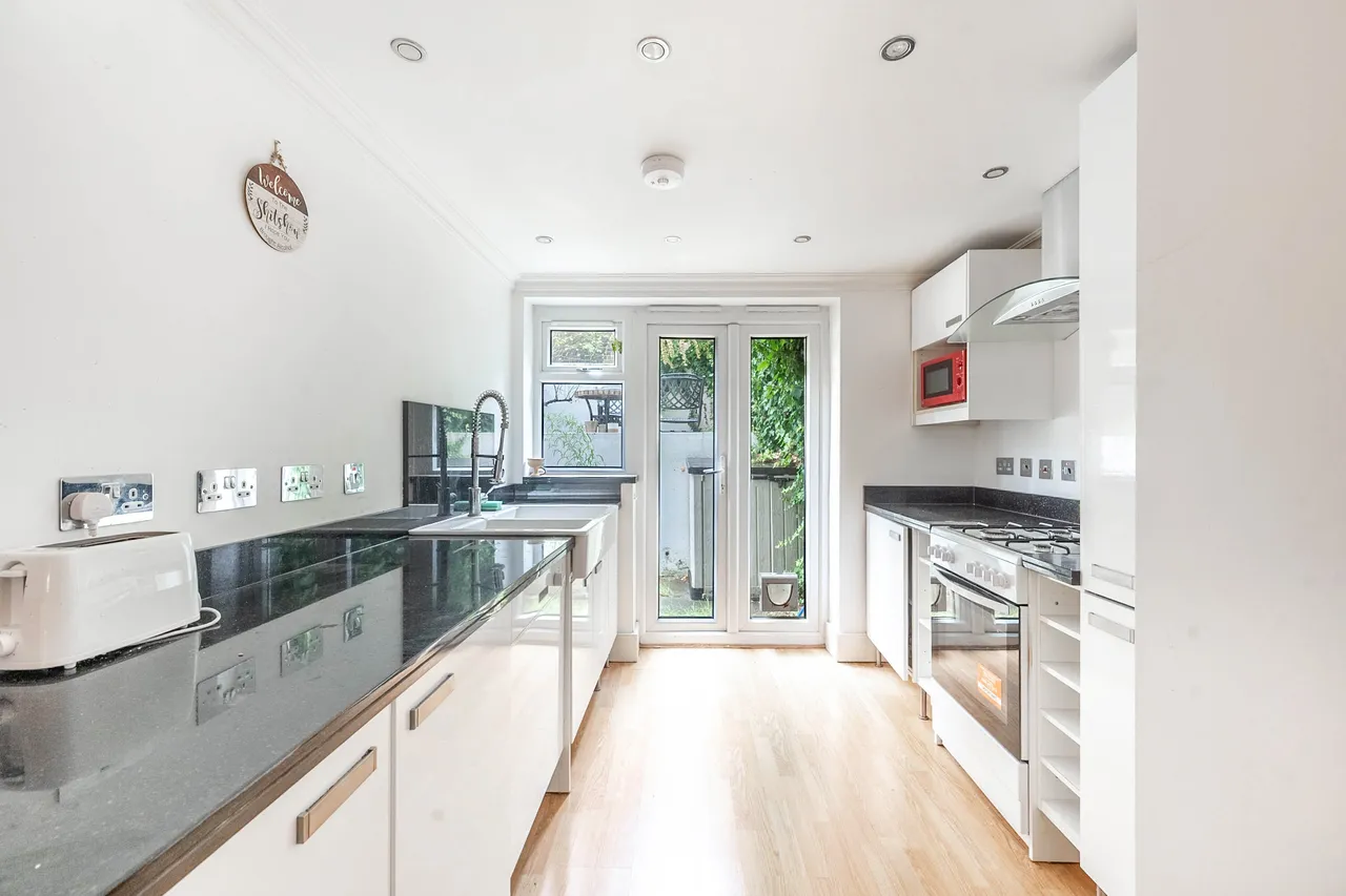 Garden Flat, 54 Malden Road, London, photo 2