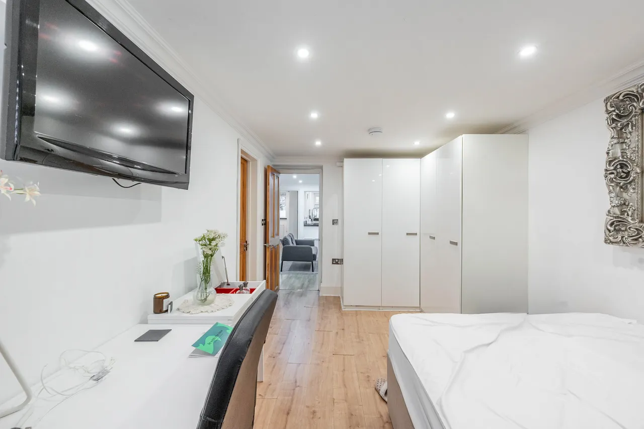 Garden Flat, 54 Malden Road, London, photo 11