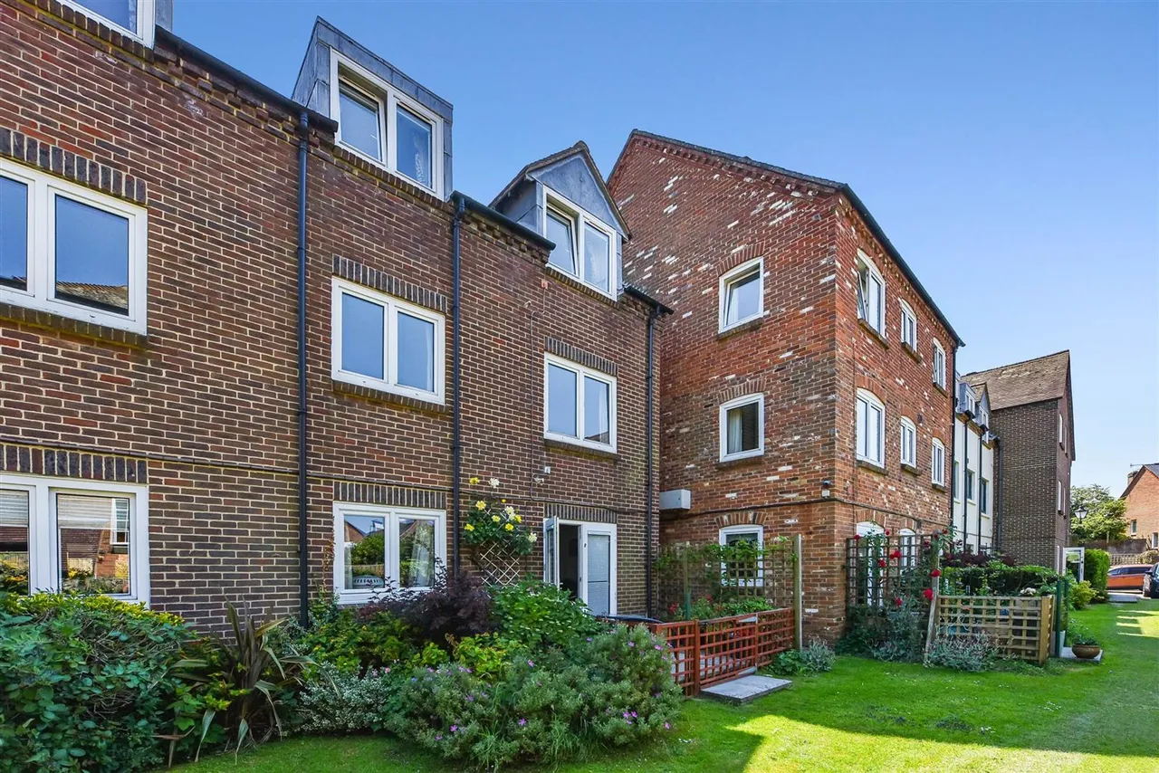 1 bed property for sale, Henty Gardens, The Maltings Henty Gardens, PO19