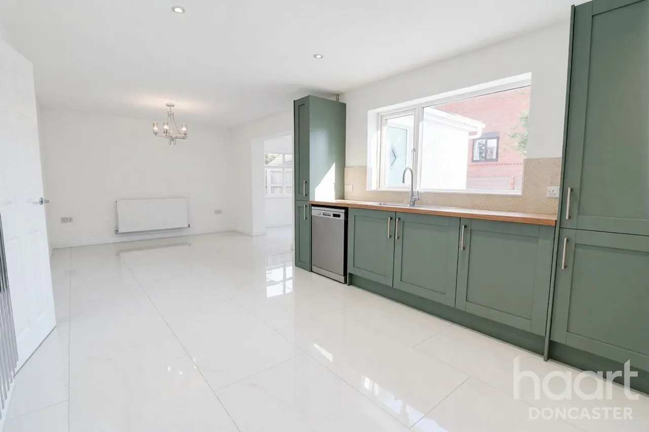 Main Street, Old Cantley, DN3, photo 10
