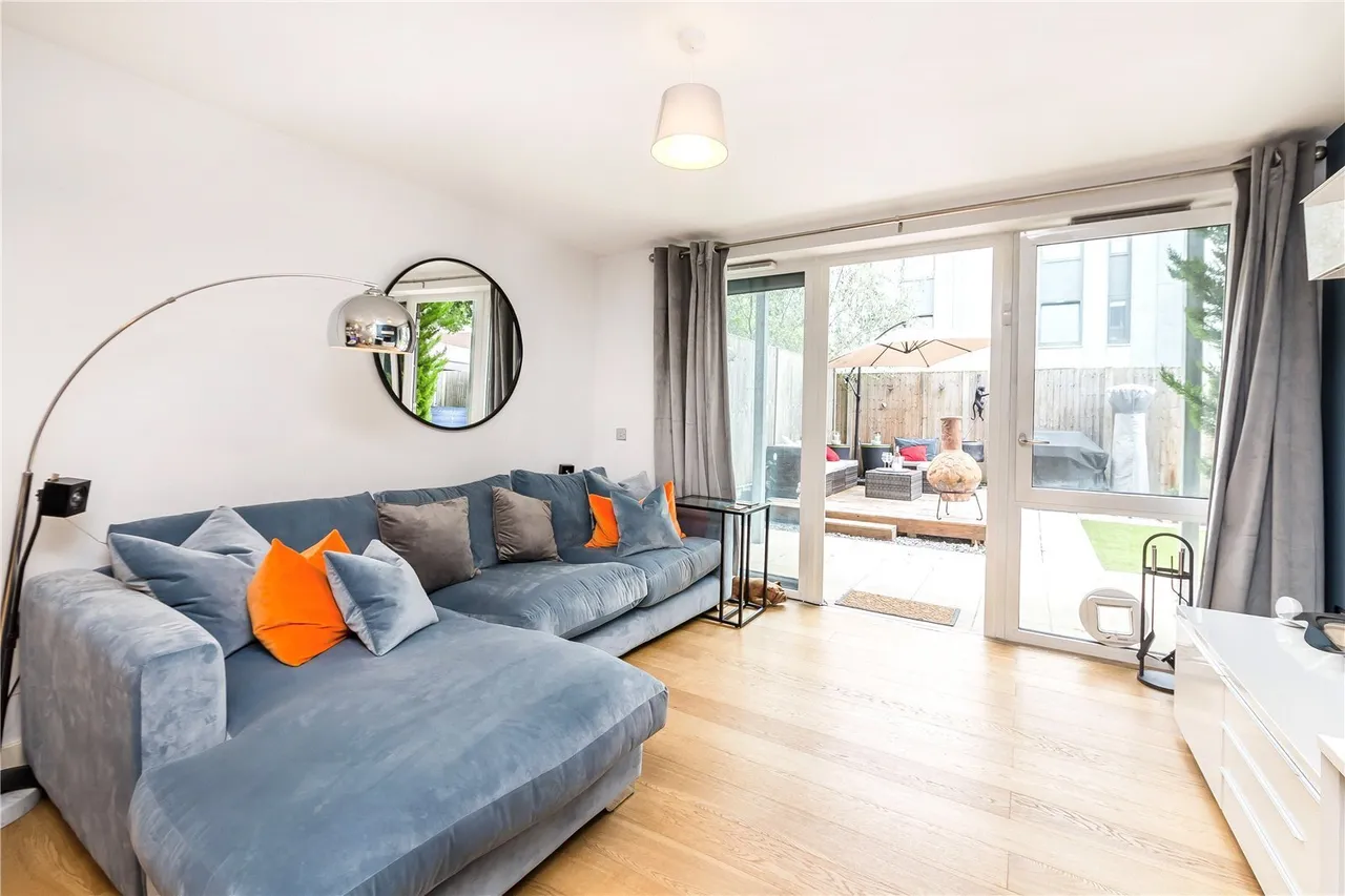 Wharncliffe Mews, London, SW4, photo 3