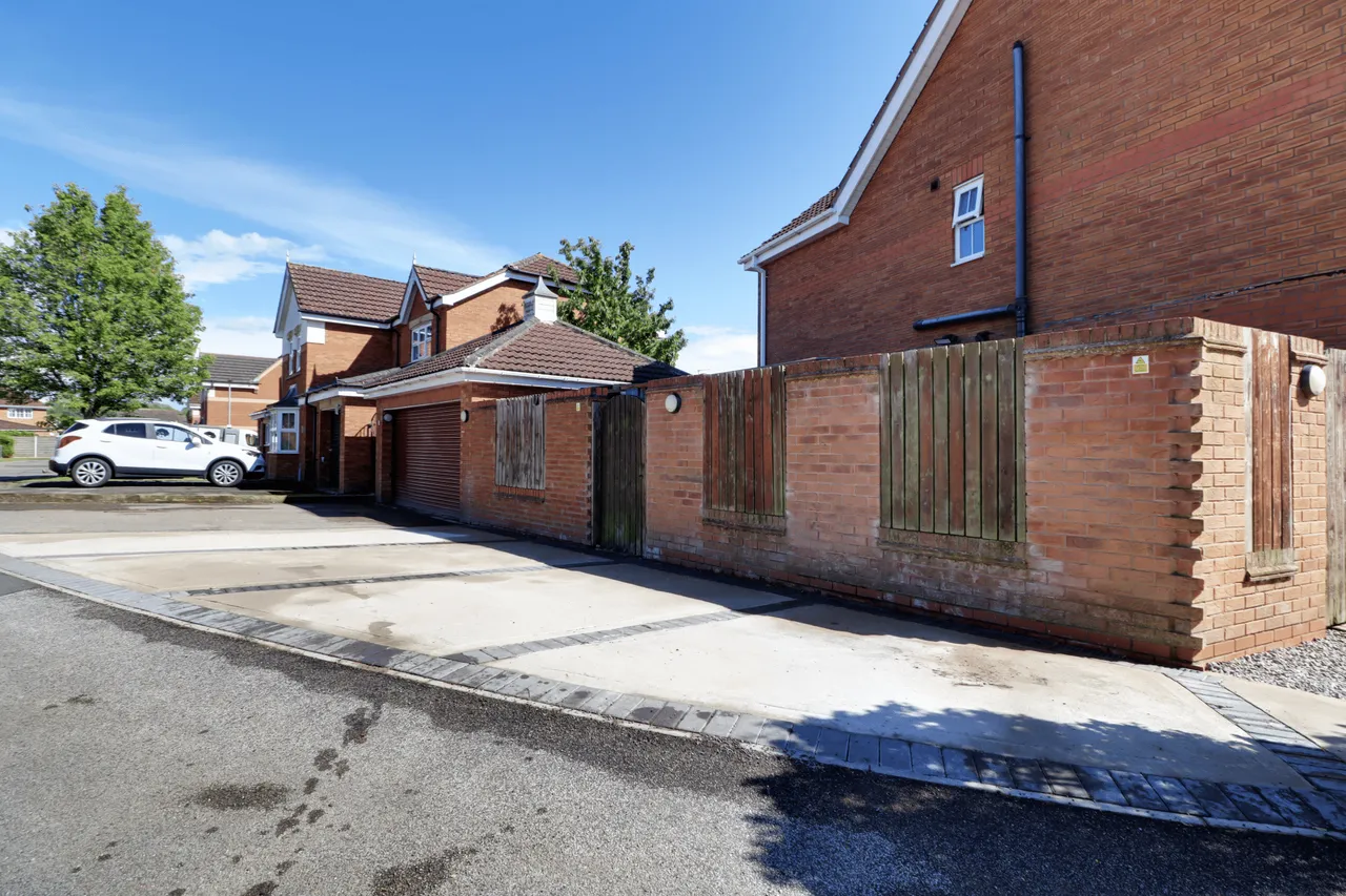 Willowmead Close, Scunthorpe, DN15, photo 3