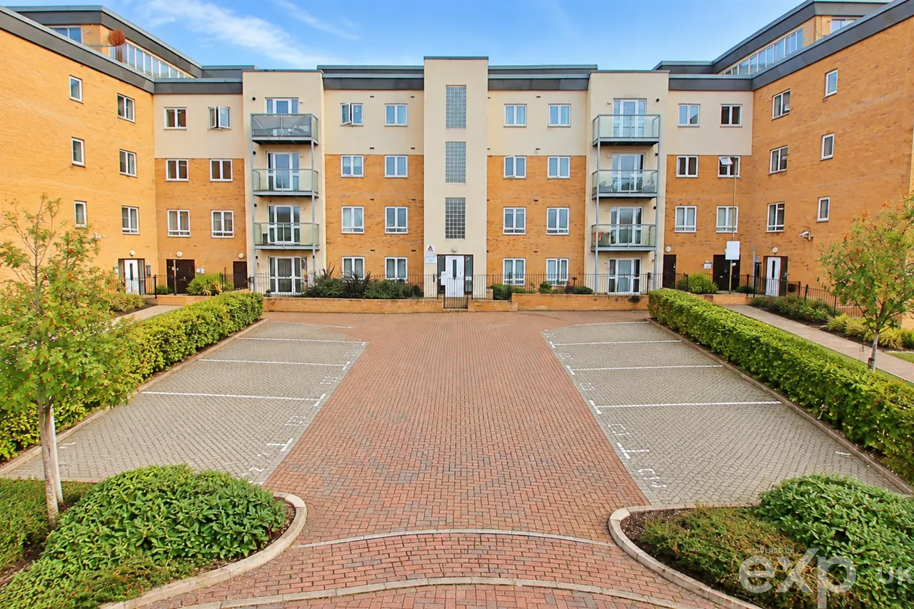 Todd Close, Borehamwood, WD6, photo 4
