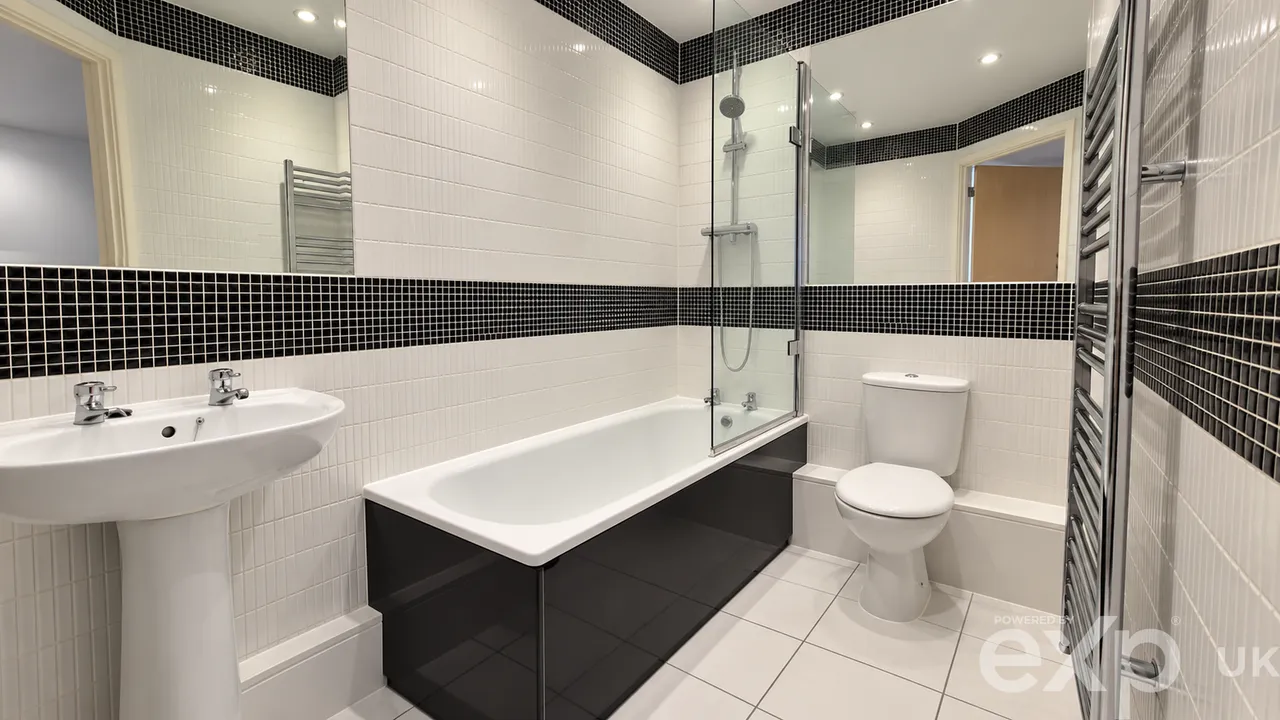 Todd Close, Borehamwood, WD6, photo 11