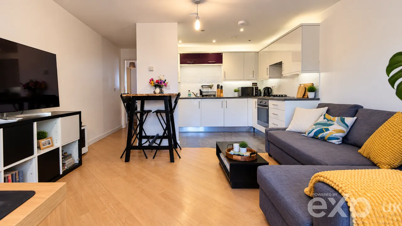 Todd Close, Borehamwood, WD6, photo 2