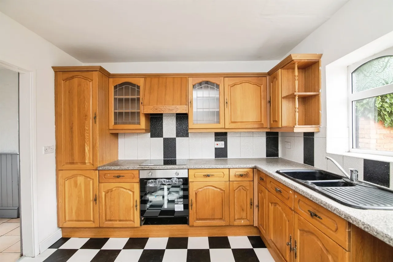 Denbigh Drive, West Bromwich, B71, photo 3