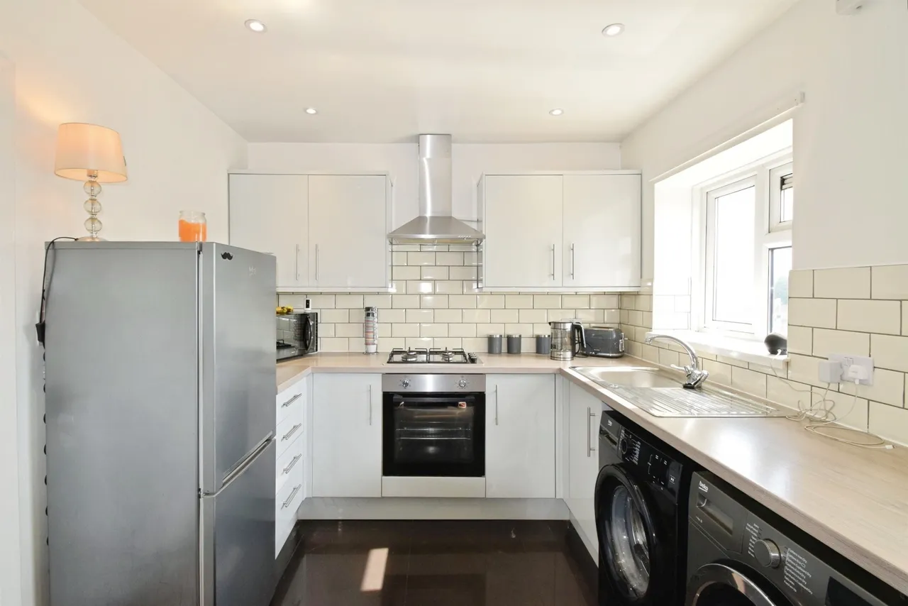 Parc Avenue, Swansea, SA6, photo 4