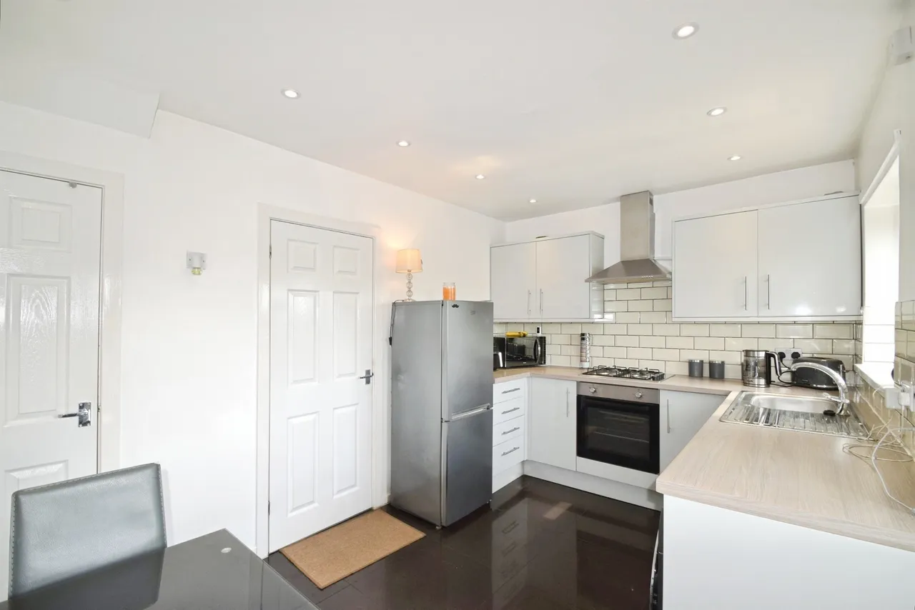 Parc Avenue, Swansea, SA6, photo 5