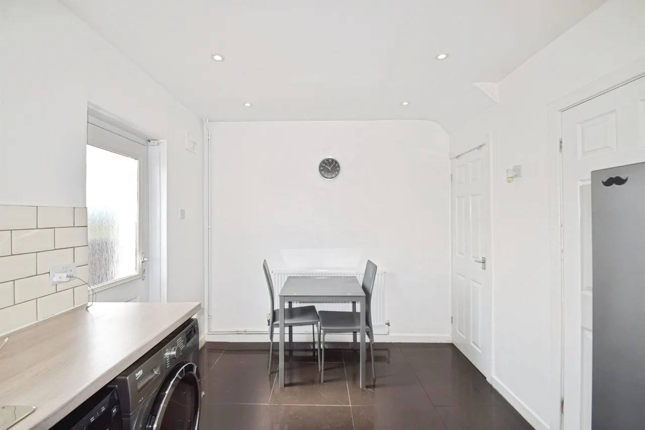Parc Avenue, Swansea, SA6, photo 6